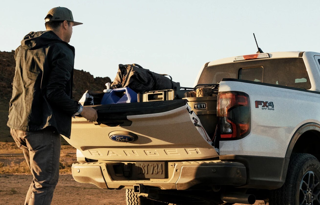 Ford%20cargo%20bed.jpg