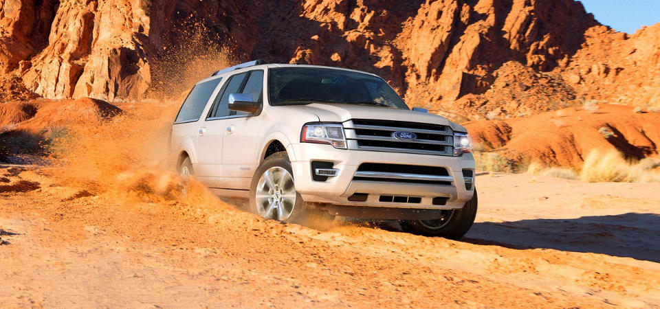 2017 Ford Expedition 2017 Ford Expedition driving in sand