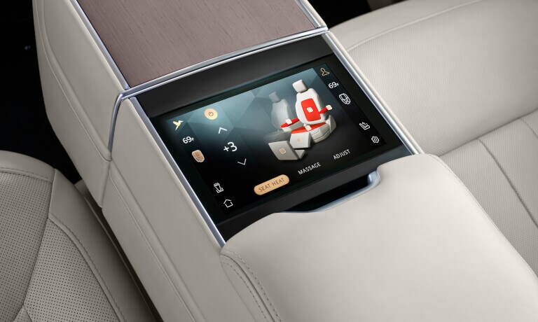 2025 Range Rover center console
