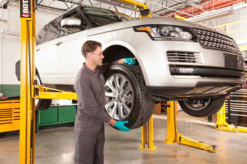 Land Rover Tire Store in Glen Cove