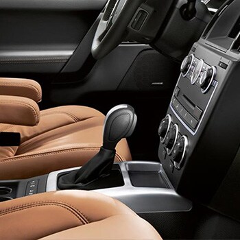 Performance and MPG highlights | 2015 Land Rover LR2 Dealer in Honolulu, HI, near Kaneohe, Kailua, Kapolei & Kaka'ako, HI