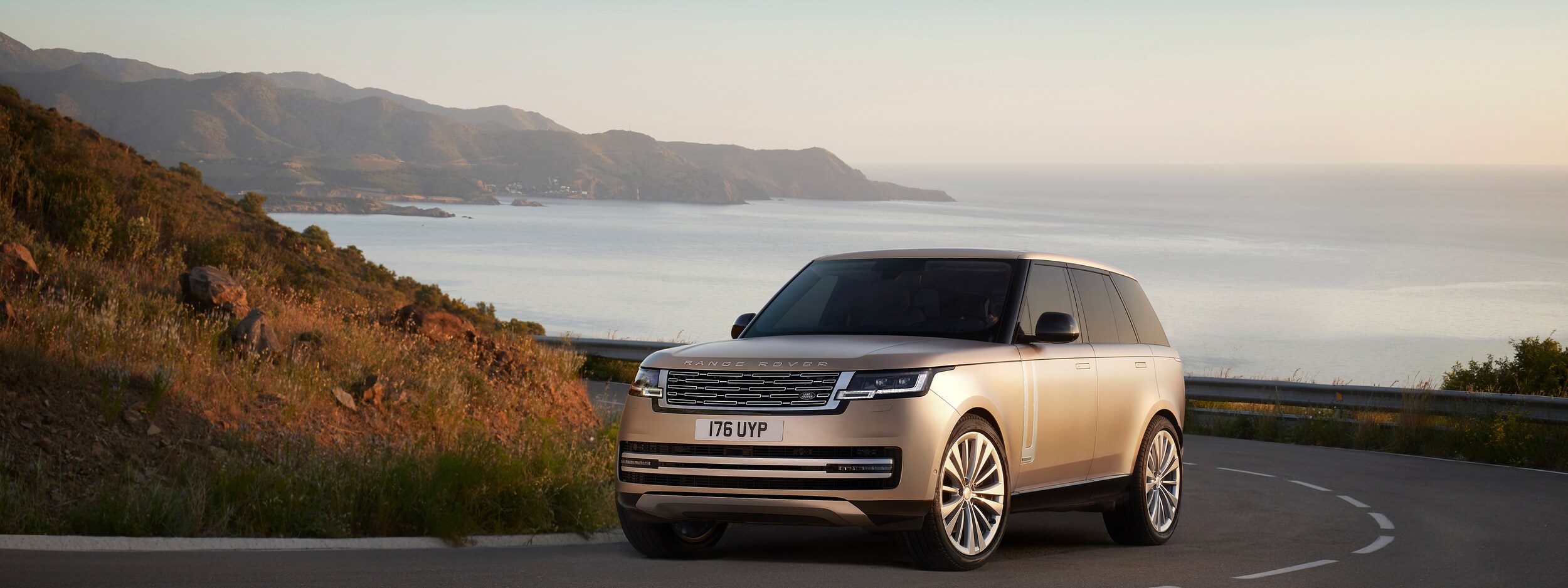 2023-LandRover-RangeRover-StandardWheelbase-FirstEdition-SUV-L03.jpeg