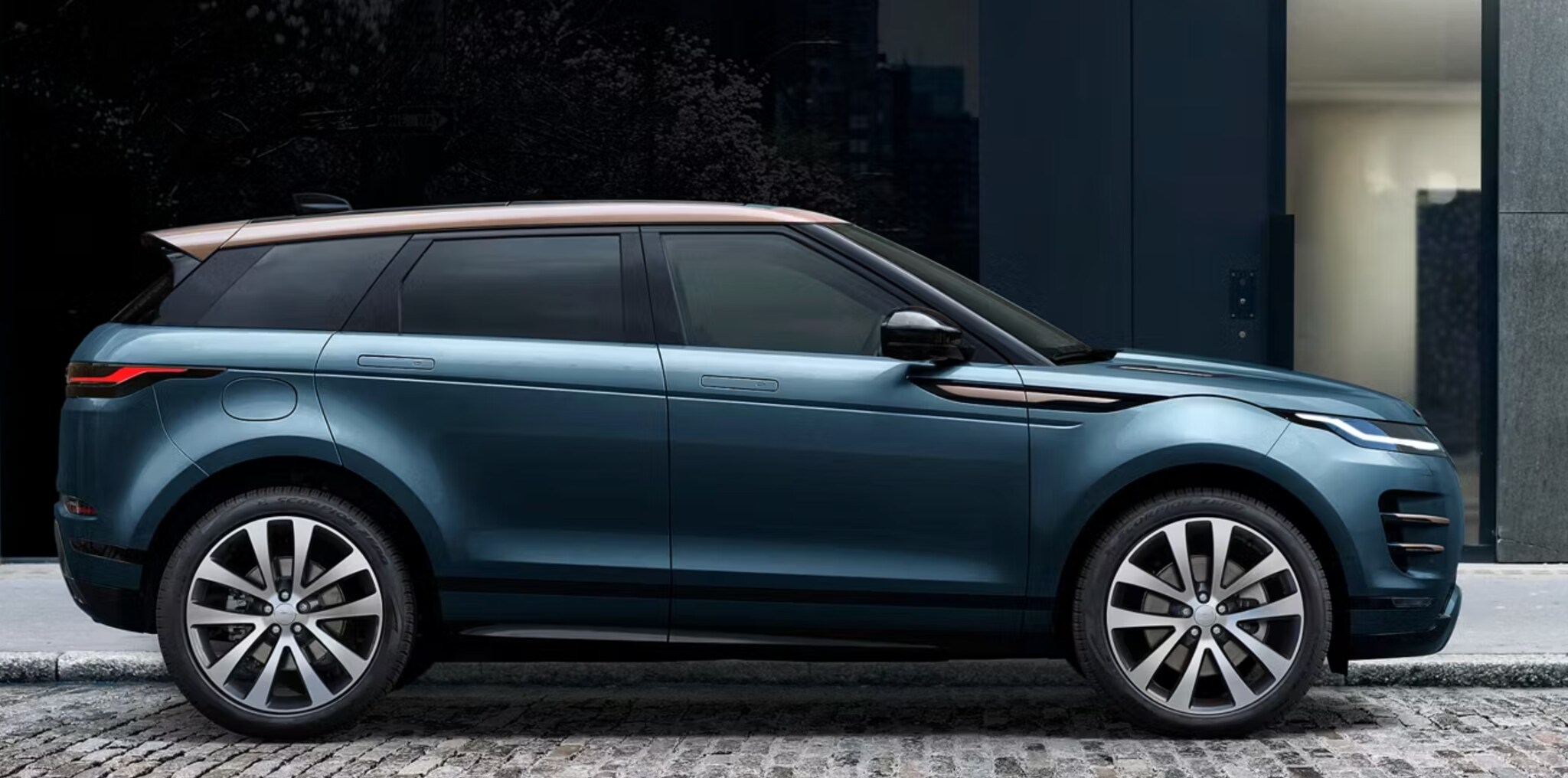 TITLE 2025 Range Rover Evoque