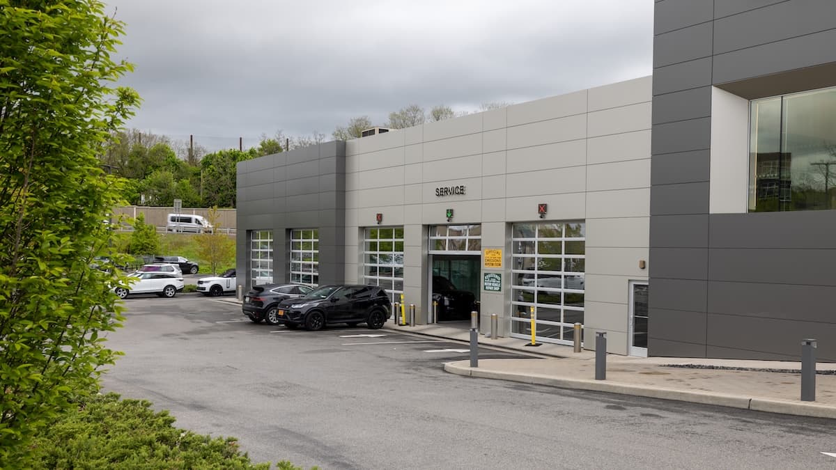 Land Rover White Plains Service Center entrance