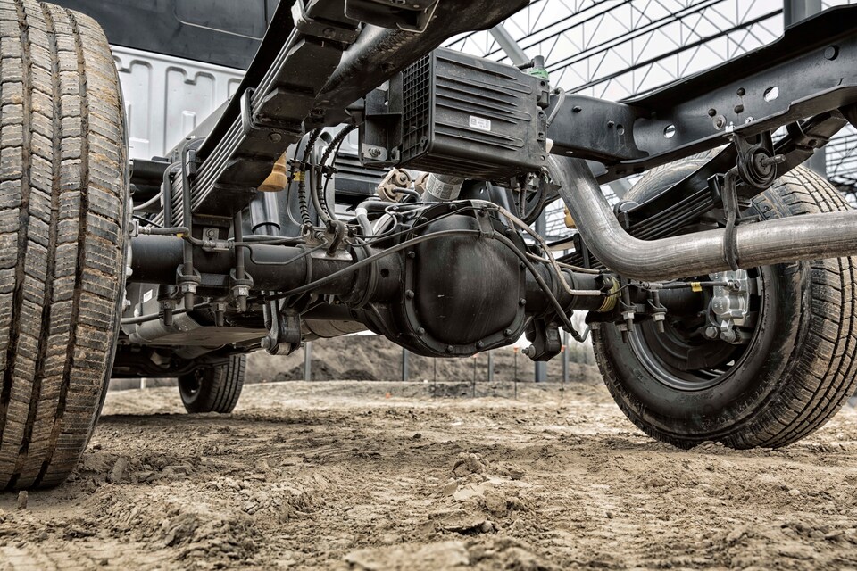 2017-Ford-F-350-SuperDuty-XL-ChassisCab-L01.png