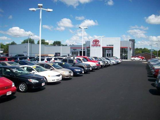 LaRiche Toyota Used isle.jpg