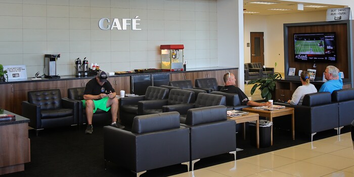 Service Department
Waiting Area