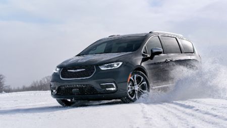 2022-Chrysler-Pacifica-Pinnacle-Van-L03 (2) (1).jpg