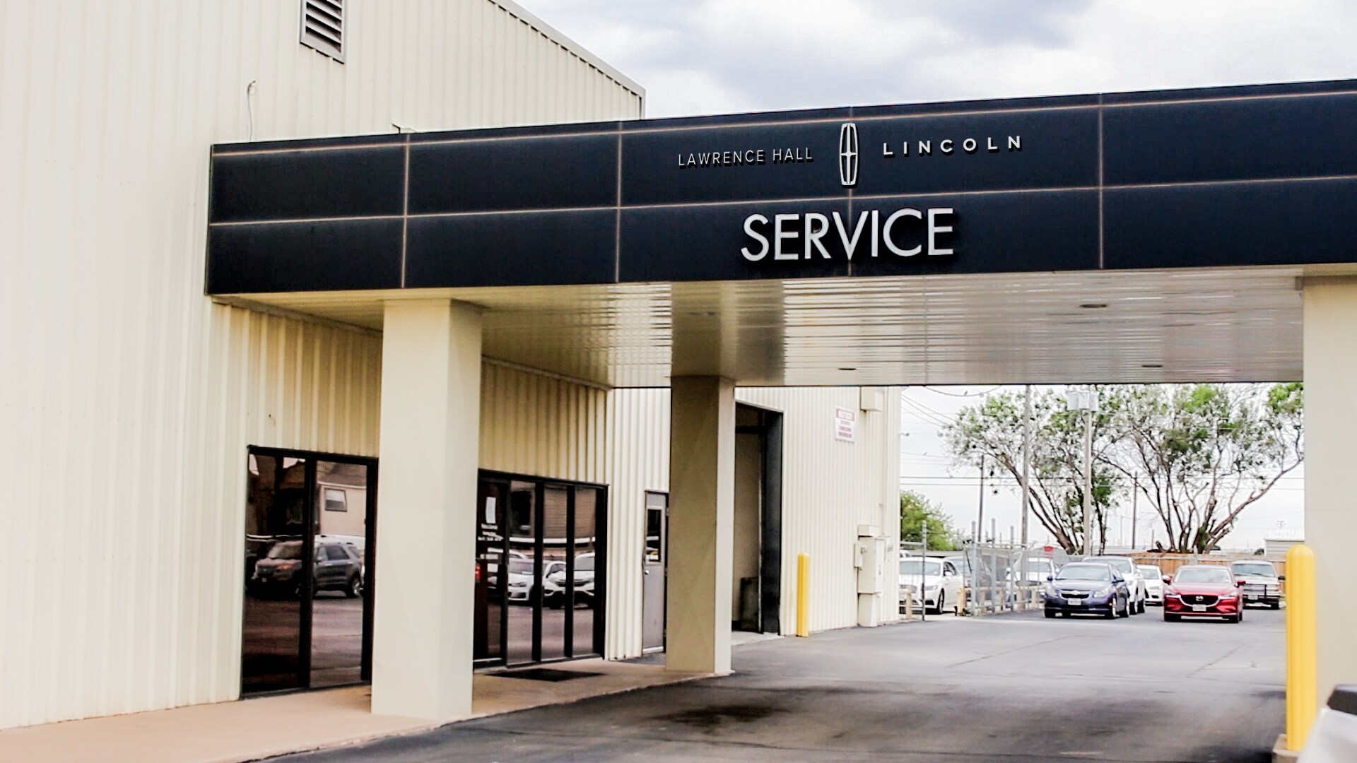 LINCOLN SERVICE DRIVE.jpg