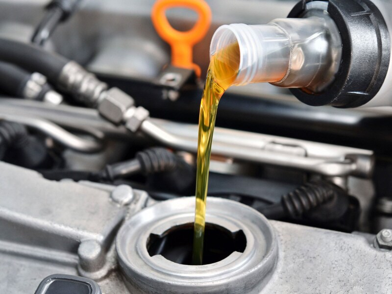 service_oilchange_001.jpg