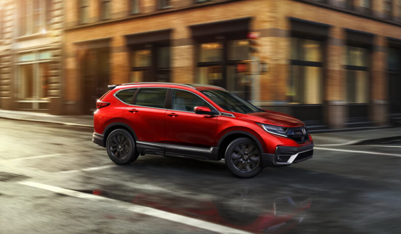 2022 Honda CR-V exterior turning at an intersection