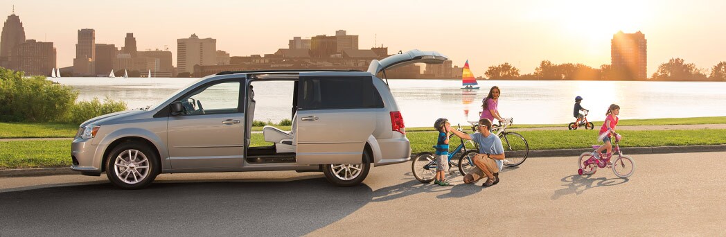 2015 Dodge Grand Caravan Exterior Side View 2015 Dodge Grand Caravan Exterior Side View
