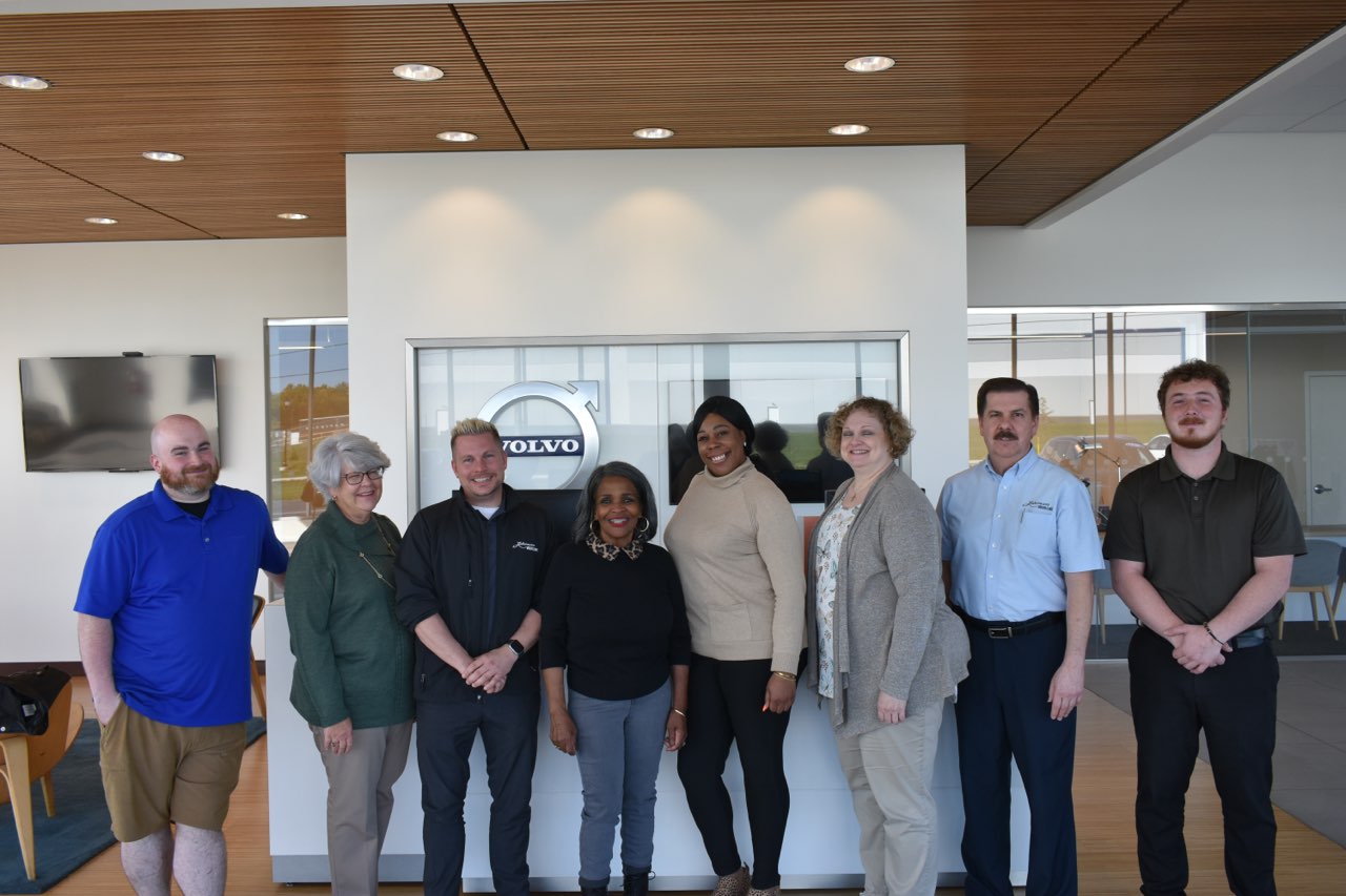 Lehman Volvo Cars of York Group Photo October 2022.jpg