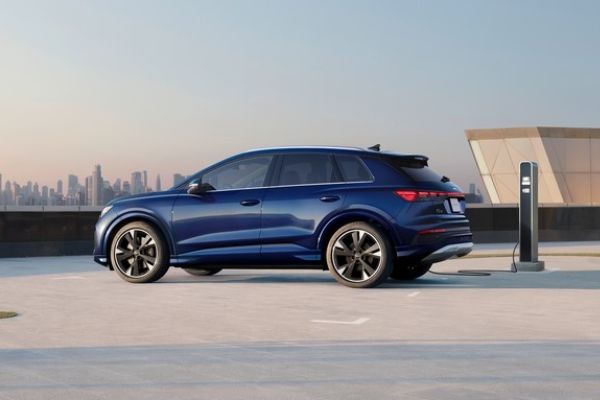 2021-Audi-Q4etron-Base-SUV-L02 (2).jpeg