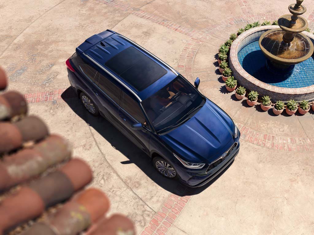 2024 Toyota Highlander in Blueprint color