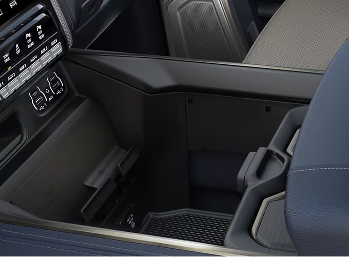 RAM-Commercial-Chassis-Features-Storage.png