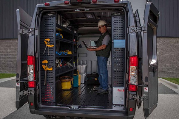 RAM-Commercial-Features-Cargo.png