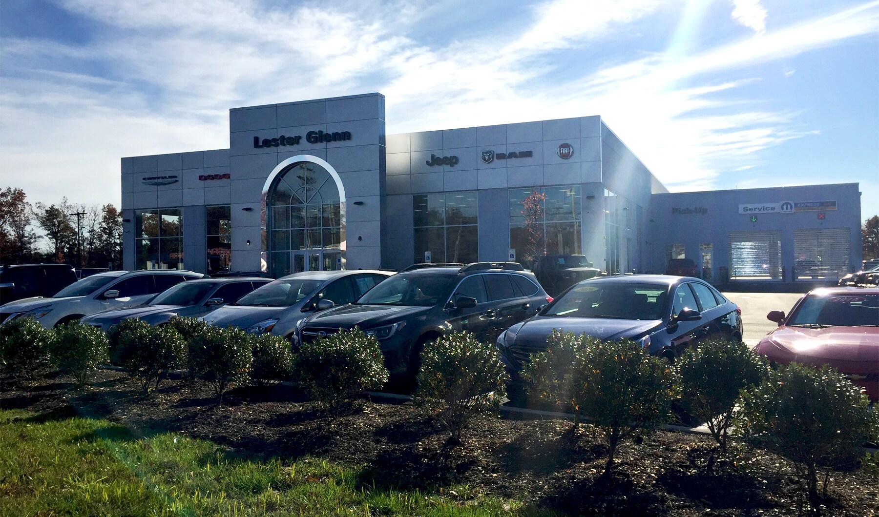 Lester Glenn Chrysler Dodge Jeep RAM FIAT New Showroom