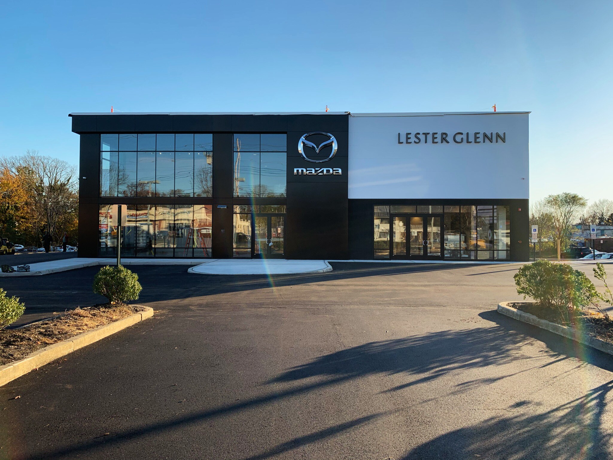 Lester Glenn Mazda Showroom