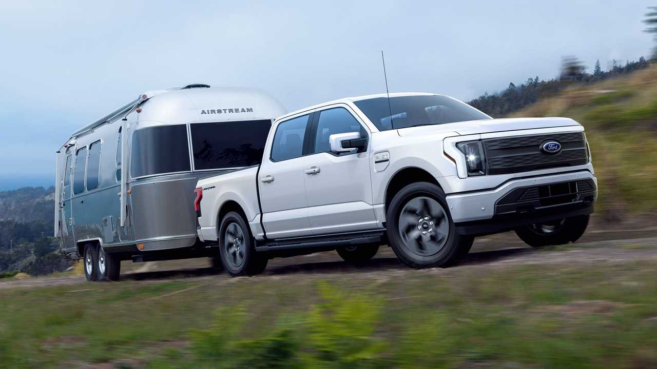 2022-ford-f-150-lightning-towing.jpg