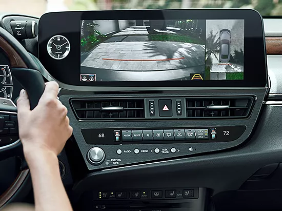 2025 Lexus ES Dashboard