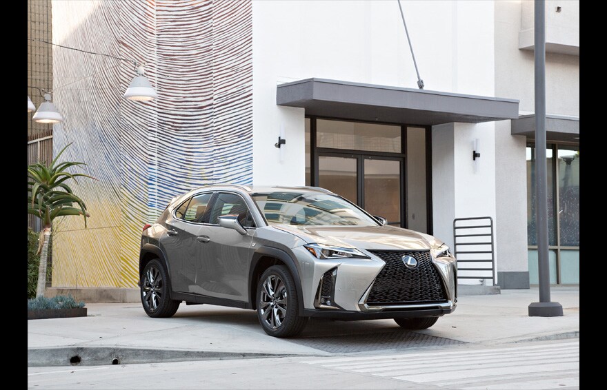 Lexus_UX_6_thumbnail.jpg