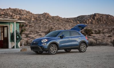 Fiat 500X Blue Fiat 500X parked outside with the trunk open