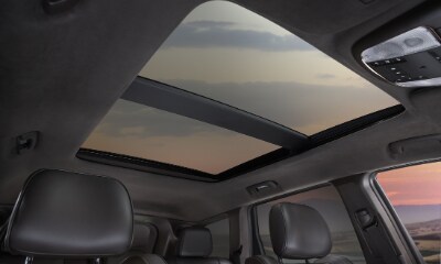 Jeep Grand Cherokee sunroof Jeep Grand Cherokee panoramic sunroof shown from the inside
