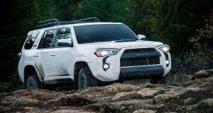 Toyota 4Runner Toyota 4Runner off-road rocks