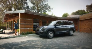 Honda Pilot Honda Pilot parked in a driveway