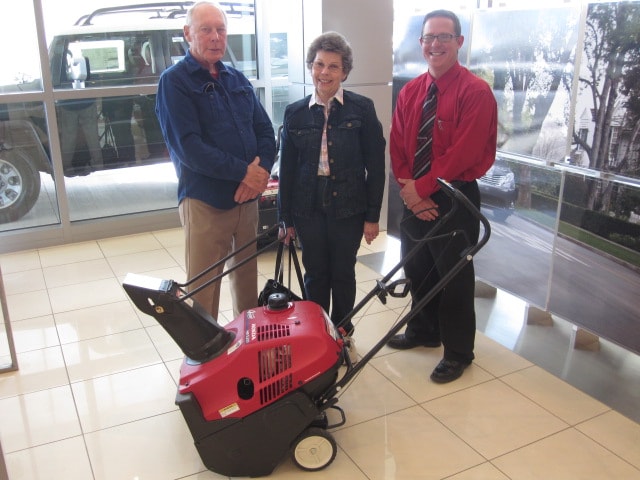 snowblower_3_30_12 005.JPG