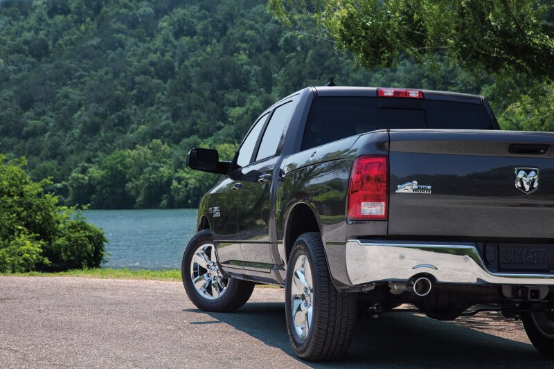 2018-Ram-1500-Big-Horn-Crew-Cab-Maximum-Steel.png