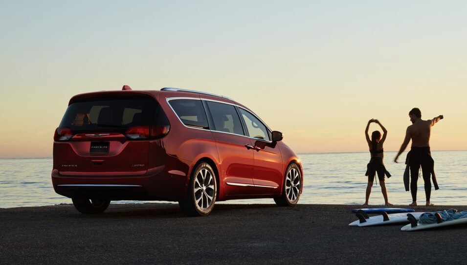 chrysler pacifica 2017.png