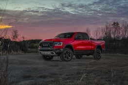 2019-Ram-1500-front-three-quarter-06.jpg