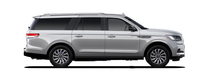 A 2023 Lincoln Navigator® SUV in Silver Radiance.