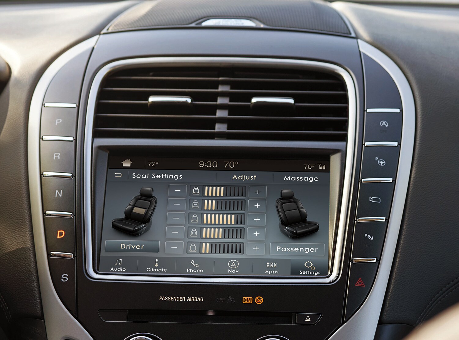 Comparison of the 2020 Lincoln Nautilus vs 2020 Cadillac XT5 at Lincoln of New Bern | 2020 Lincoln Nautilus interior screen