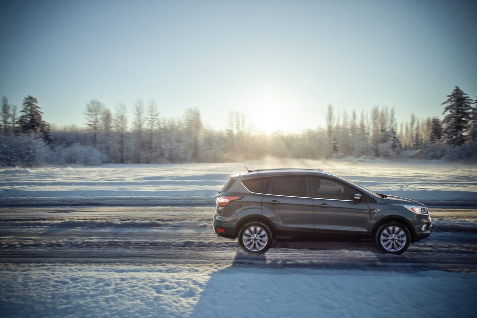 2017-Ford-Escape-Titanium-SUV-L08.jpg