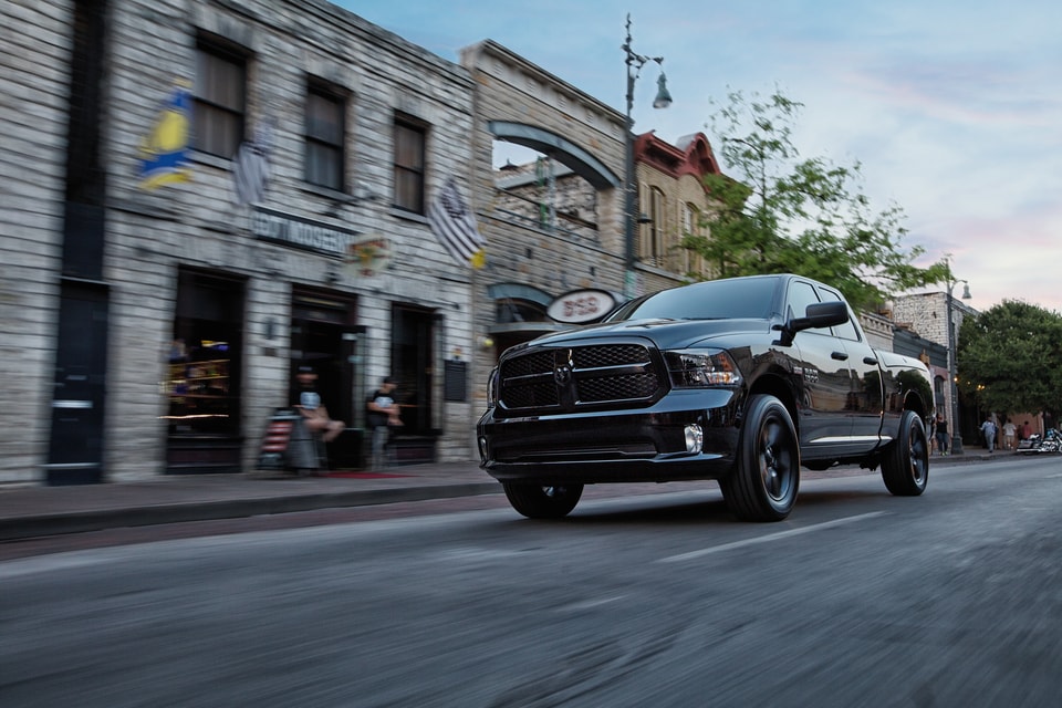 2017-RAM-1500-Express-QuadCab-Truck-L02-min.jpg