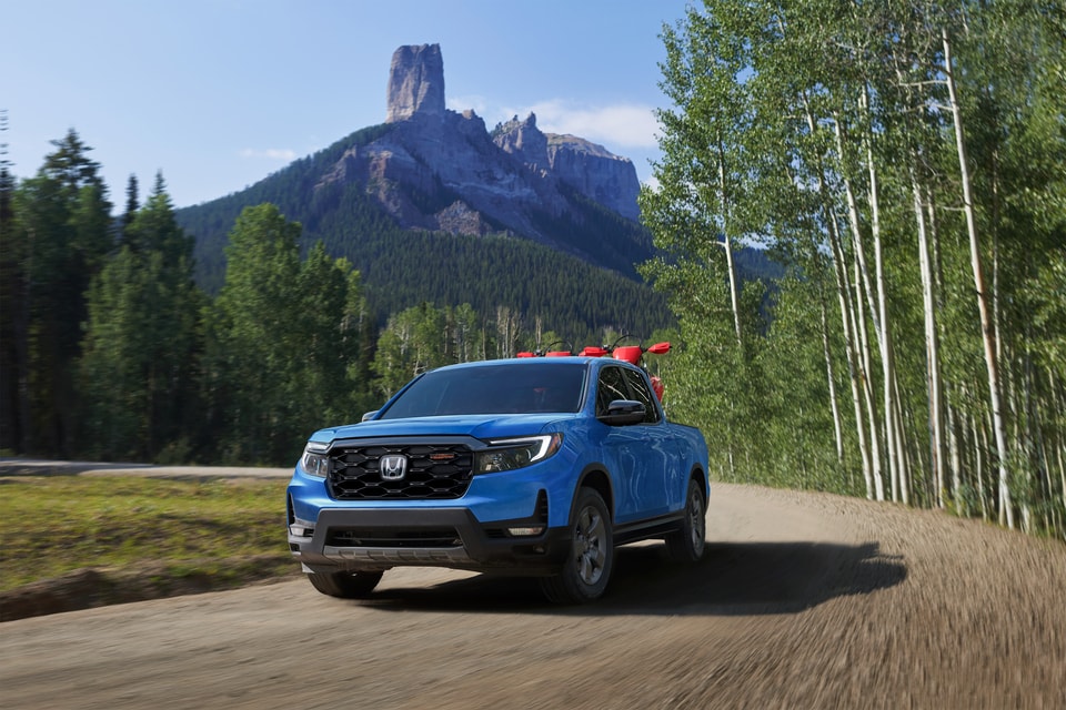 2024-Honda-Rigdeline-TrailSport-CrewCab-Truck-L03.jpeg