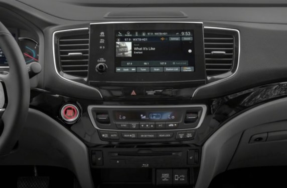 2021 Honda Pilot Interior Dash.PNG Honda Pilot SUV black interior dashboard and infotainment area