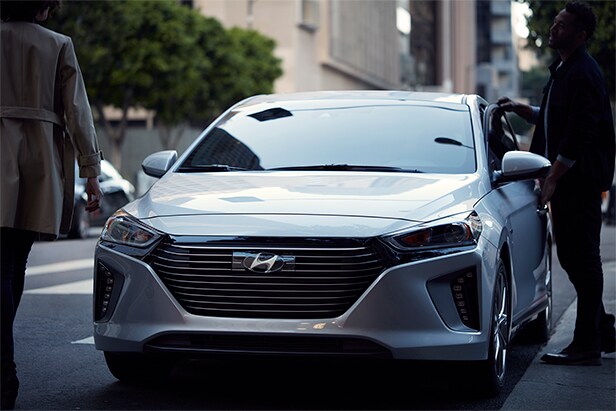 2017_Ioniq_Hybrid_Limited_Silver.jpg
