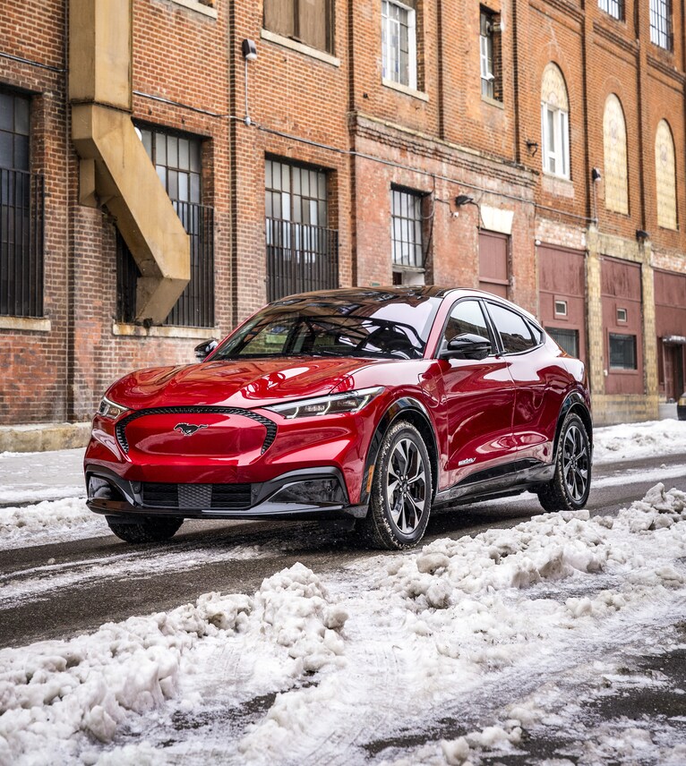 2023-Ford-MustangMachE-Launch-FirstEdition-SUV.png red Ford Mustang Mach-E electric SUV