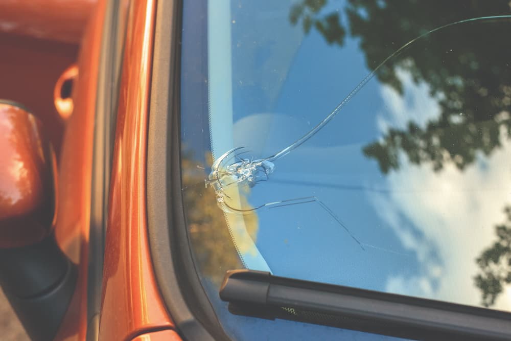 BrokenWindshield-1169549376.jpg