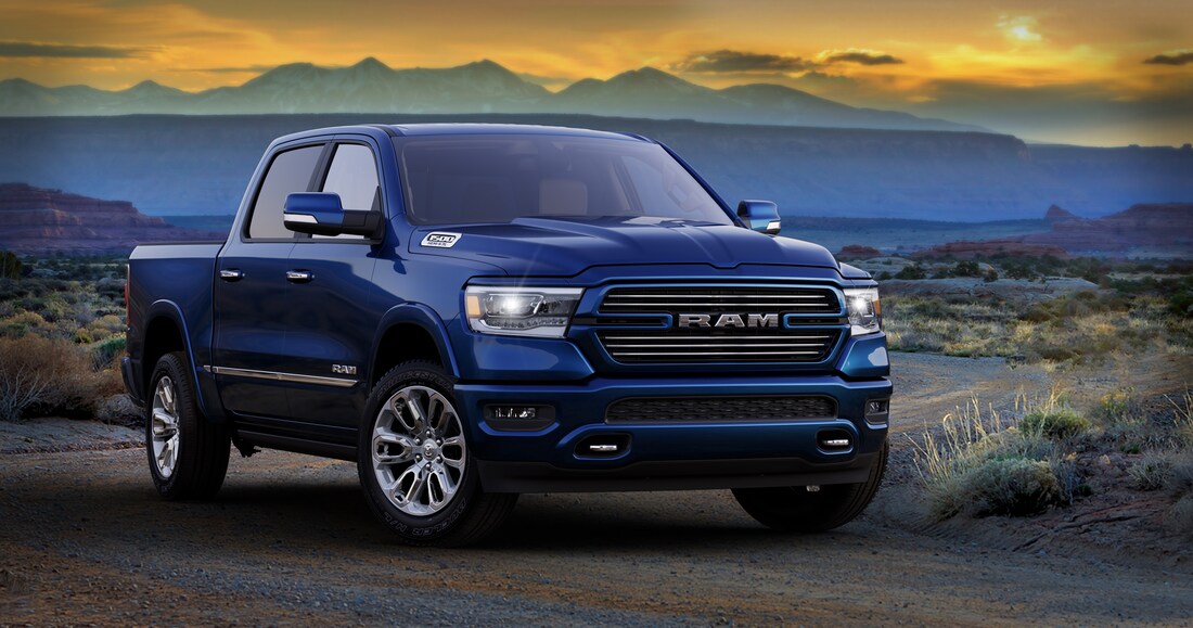 2023-RAM-1500-LaramieLonghorn-ShortBox-CrewCab-Truck-L09.png