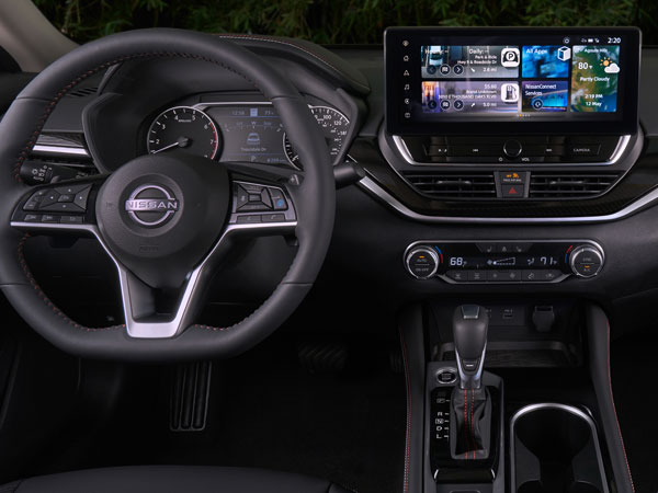 2023 Nissan Altima Interior
