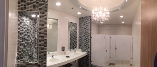womans rest room.JPG