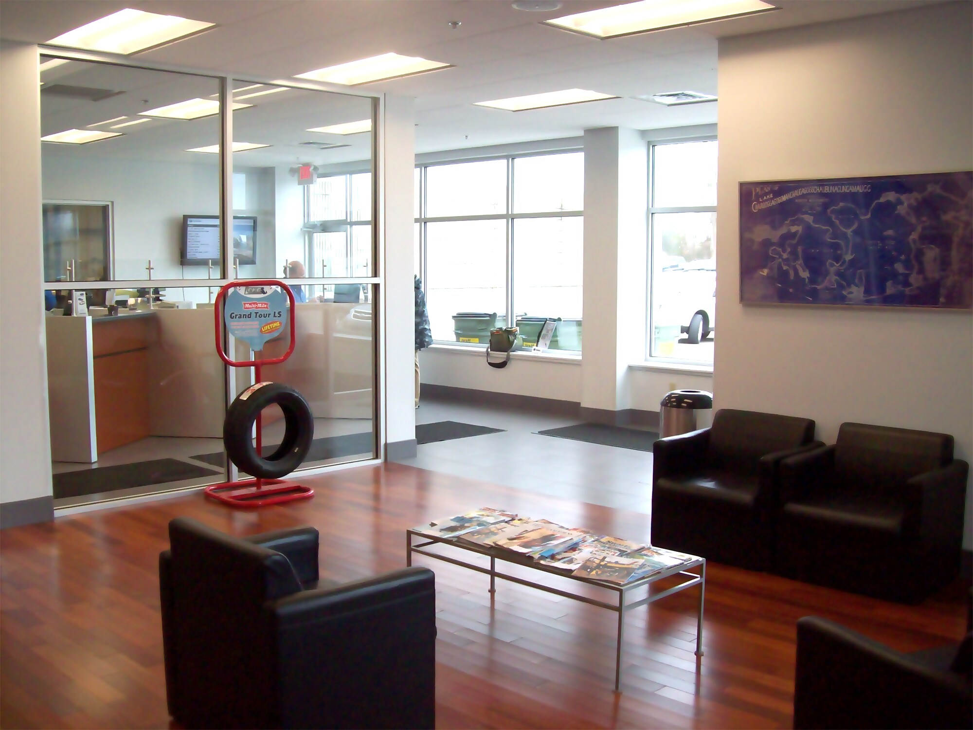 Long Subaru Customer Lounge