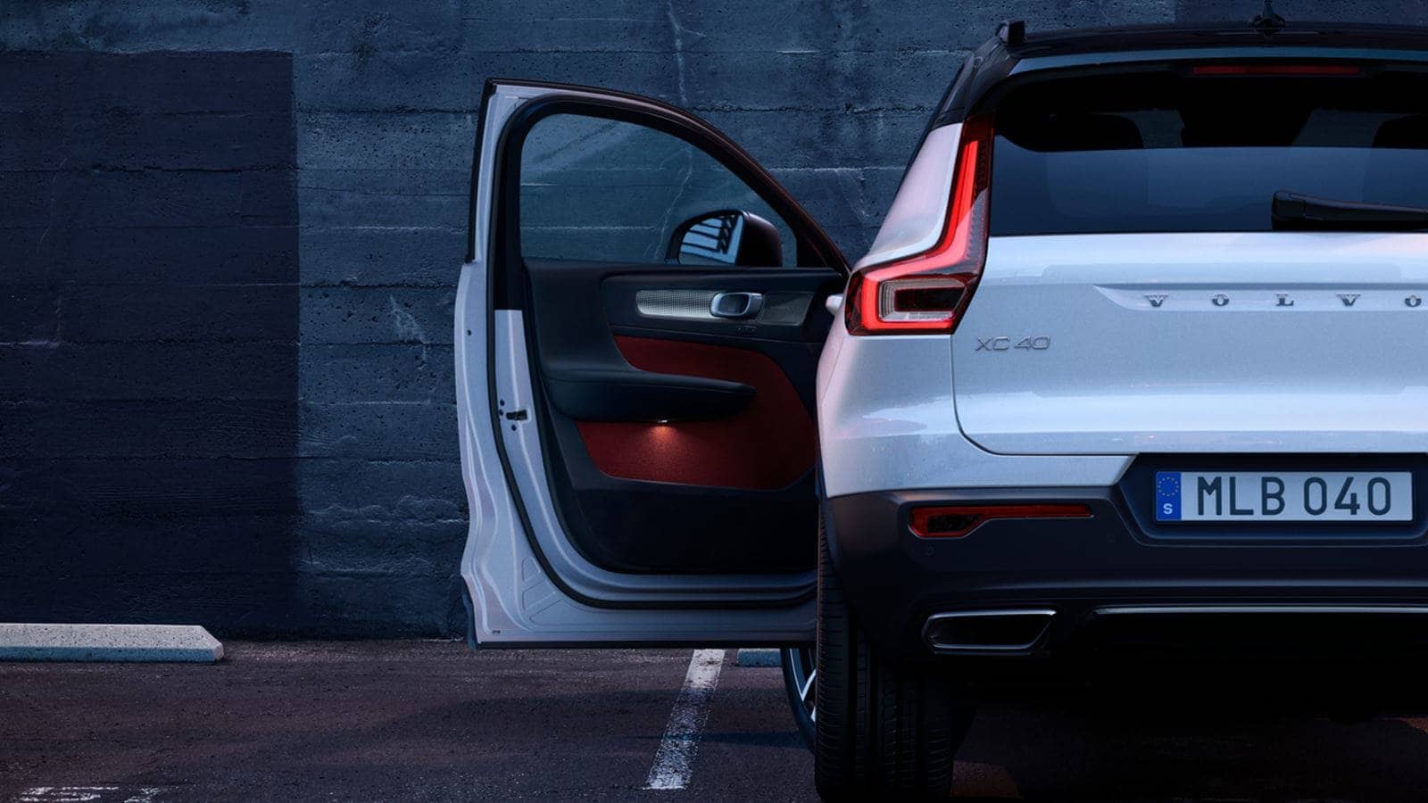 2019 XC40 Doors