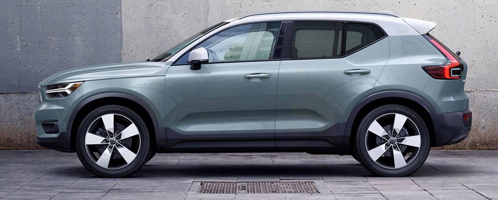 2019 XC40 SUV sideview