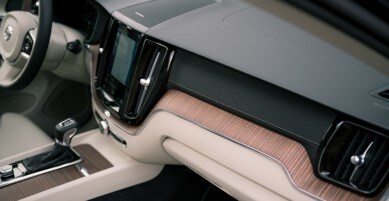 LVG-104-XC60-Comparison-LP2.jpg